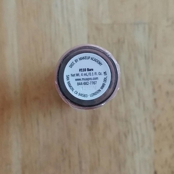 Makeup Academy (MUA) Luminizing Lip Gloss - Picture 4 of 4